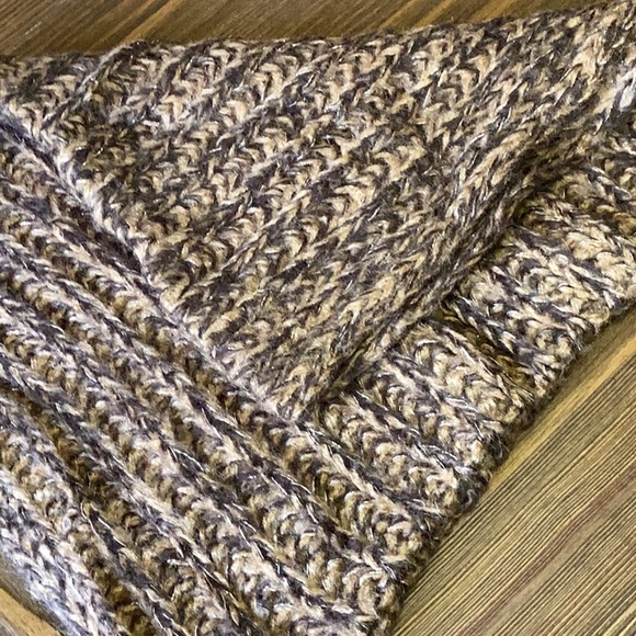 FINAL SALE PRICE Set of 2 Infinity Scarves and Hat - Picture 6 of 8